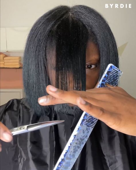 How To Clip Ends On Natural Hair, How To Trim Your Own Hair Black Women, Trimming Natural Hair Split Ends, Trimming 4c Natural Hair, At Home Hair Trim, How To Trim 4c Natural Hair, Hair Trimming At Home, Diy Trim Hair, How To Trim Hair At Home