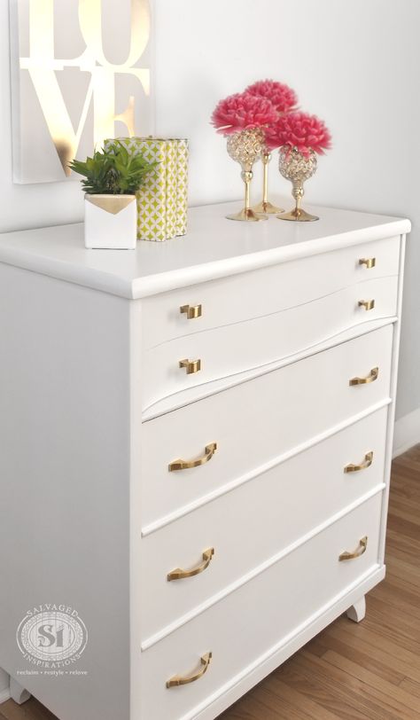 Summerhouse Makeover, White Painted Dressers, Salvaged Inspirations, Grey Bedroom Furniture, Diy Dresser Makeover, Dresser Design, Dressers Makeover, White Dresser, Diy Dresser