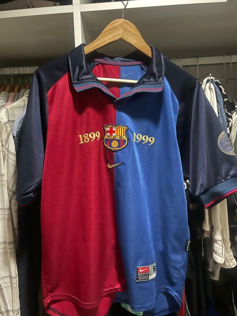 Barcelona Jerseys, Football Jersey Outfit, Retro Football Shirts, Classic Football Shirts, Jersey Outfit, Football Outfits, Soccer Shirts, Team Shirts, Vintage Wear