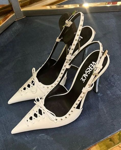 Versace Heels, Fashion Shoes Heels, Vintage Heels, Fancy Shoes, Girly Shoes, Aesthetic Shoes, Elegant Shoes, Swag Shoes, Pretty Shoes