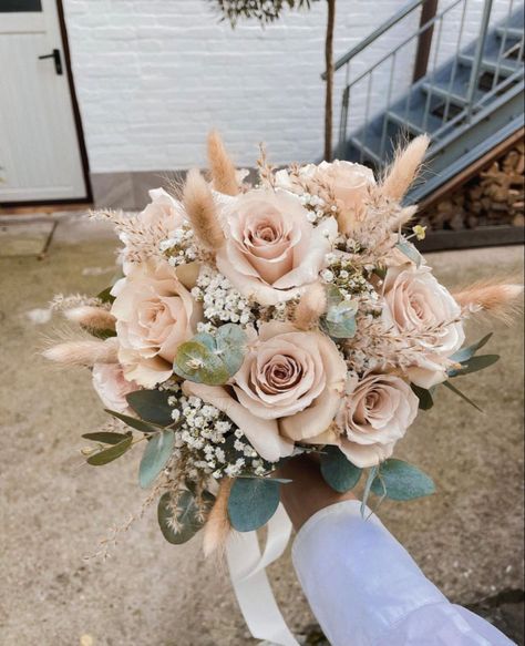 Unique Bridal Bouquets Ideas, Bridal Bouquet Ideas, Bouquets Ideas, Unique Bridal Bouquets, Wedding Bouquet Ideas, Champagne Flowers, Boho Wedding Bouquet, Bouquet Inspiration, Bridal Bouquet Flowers