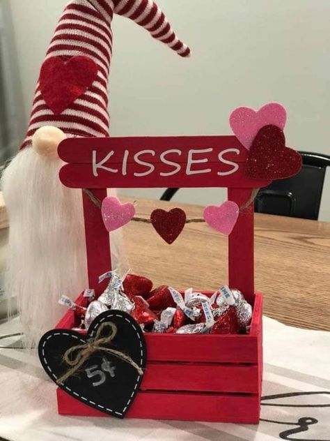 Vday Decor, Valentine Wood Crafts, Valentine Stuff, Easy Valentine Crafts, Diy Valentine's Day Decorations, Valentine Craft, Valentine's Decor, Valentine Diy, Valentine's Ideas