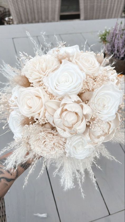 Wedding Bouquets Champagne, Wedding Bouquet Champagne, Dream Wedding Decorations, Wedding Bouquets Bride, Beige Wedding, Bridal Bouquet Flowers, Management Books, Peony Wedding, Flowers Bouquet Gift