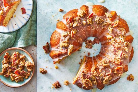 Maple-Bacon Bundt Cake Maple Bacon Cake, Bacon Recipes Breakfast, Bacon Cake, Bundt Cake Recipes, Breakfast Alternatives, Cake Bundt, Bakery Treats, Savory Recipe, Breakfast Meat