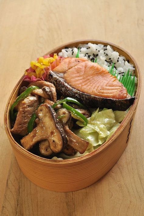 Japanese Food Bento, Bento Recipes, Think Food, Grilled Salmon, Japan Food, Bento Lunch, Food Obsession, Cafe Food, Bento Box