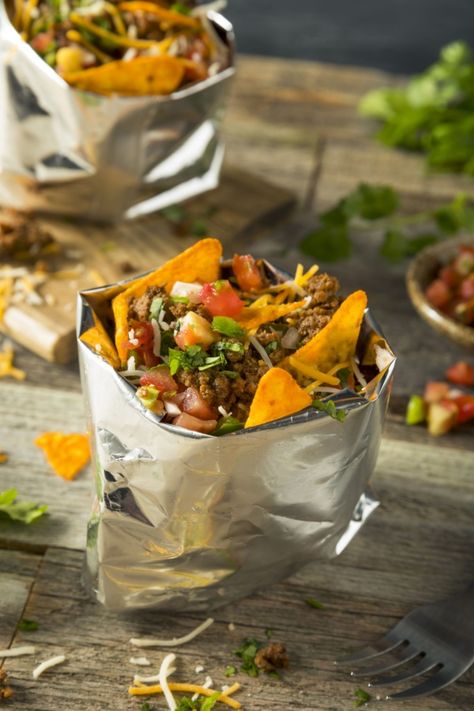 Taco In A Bag Recipe (Famous Walking Tacos) Meat Tacos, Walking Tacos Recipe, Taco In A Bag, Walking Taco Casserole, Trinidad Food, Hamburger Potato Casserole, Walking Taco, Park Cafe, Philly Cheese Steak Recipe