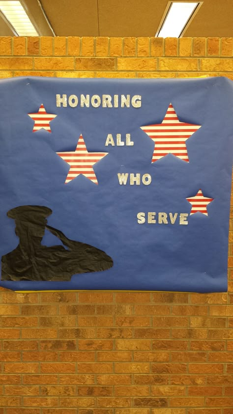 Veteran's Day bulletin board Veterans Day School Bulletin Board, Veterans Day Brunch Ideas, Veteran Day Bulletin Board Ideas, Veterans Day Posters For School Ideas, Veterans Day Door Decorations For School, Veterans Day Banner For School, Veteran Poster Ideas, Veterans Day Decorations Diy, Veterans Day Door Decorations Classroom