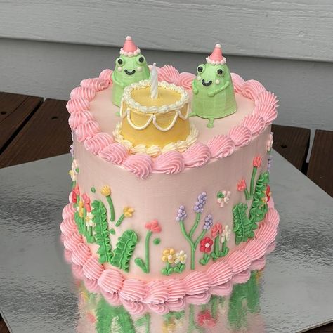 Space Cakes, Frog Heart, Pink Frog, Heart Cake, Frogs, Cake Ideas, Cake, Pink