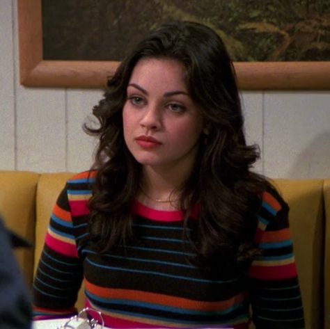 Jackie Burkhart Jackie That 70s Show Outfit, That 70s Show Fashion, Sitcom Fashion, That 70s Show Outfits, 70s Show Outfits, Jackie Burkhart Outfits, Jackie That 70s Show, Jackie Burkhart, Fashion Show Makeup