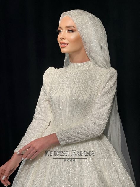 Hijabi White Wedding Dress, Veils Bridal Hijab, Mlm Wedding, Bridal Turban, Muslim Wedding Dress Hijab Bride, Hijabi Bride, Wedding Hijab Styles, Dress With Veil, Wedding Veil Styles