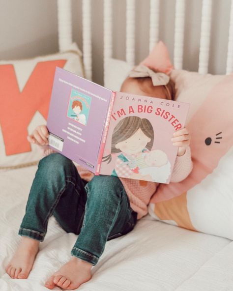 Big Sister Pictures, Big Sister Baby Announcement, Sibling Baby Announcements, First Pregnancy Announcements, Baby 2 Announcement, Second Baby Announcements, Second Pregnancy Announcements, Pregnancy Announcement Pictures, Pregnancy Announcement Big Sister