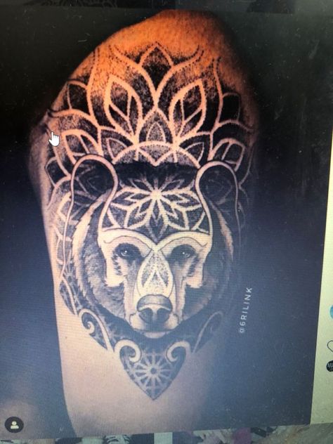 Henna Animals, Geometric Bear Tattoo, Bear Paw Tattoos, Bear Tattoo Designs, Panda Tattoo, Bear Tattoos, Geniale Tattoos, Bear Tattoo, Geometric Inspiration