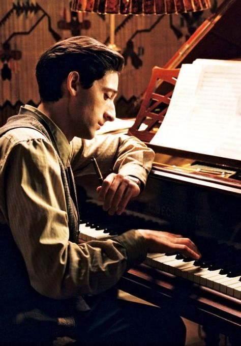 Adrien Brody in The Pianist The Pianist Movie, Inappropriate Things, Method Acting, The Pianist, Adrien Brody, Roman Polanski, Mental State, In Hollywood, Famous People