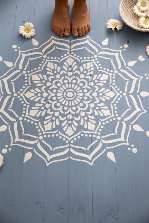 How to stencil furniture with Annie Sloan chalk paint - From Britain with Love Painted Floorboards, Mandala Wall Stencil, Studio Pilates, Mandala Stencils, Mandalas Painting, Stenciled Floor, Large Stencils, Stencil Furniture, Wall Stencils