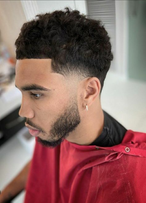 Jason Tatum, Fade Haircut Designs, Men Fade Haircut Short, Black Hair Cuts, Curly Hair Fade, Comb Over Haircut, Styles For Short Hair, Men Haircut Curly Hair, Taper Fade Haircut