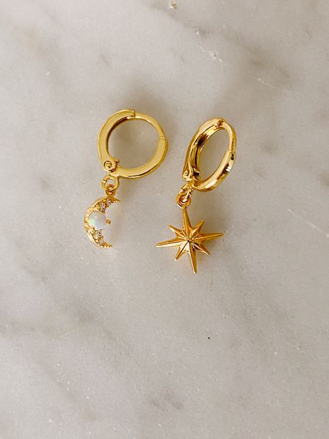 Double Earrings, Clip On Charms, Star And Moon, Gold Clips, Classy Jewelry, Jewelry Lookbook, Elastic Bracelet, Butterfly Earrings, Dream Jewelry