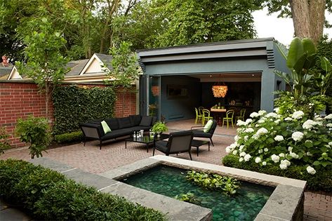 Pool Pergola, Luxurious Garden, Urban Backyard, Pond Fish, Landscape Designers, Garden Inspo, Backyard Water Feature, Pergola Garden, Outdoor Dining Room