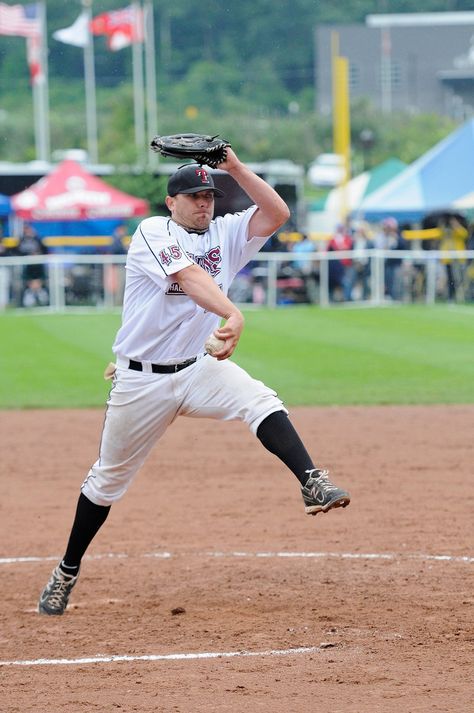 Jeremy Manley playing for Hallman Twins (Kitchener, Canada) at the ISC's - 2015. Kitchener Canada, Mens Softball, Softball, Twins, Baseball Cards, Baseball, Quick Saves