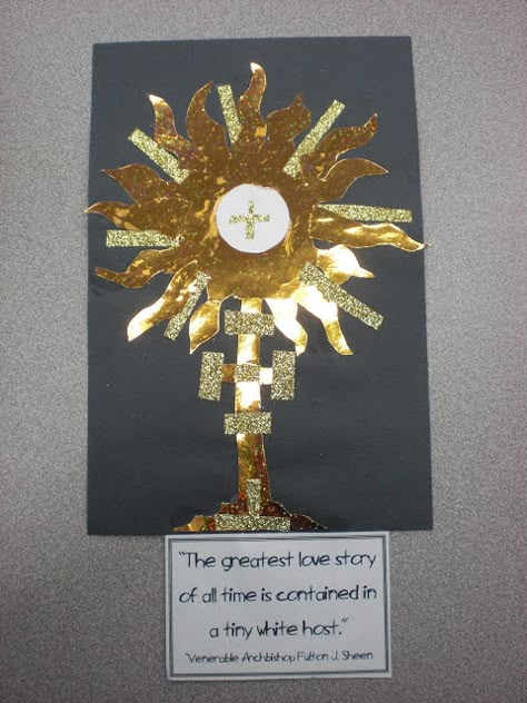 Eucharist Activities For Kids, Monstrance Art, Monstrance Craft, Catholic Kids Crafts, Catholic Kids Activities, Religion Activities, Catholic Schools Week, Catholic Homeschool, Christian Activities