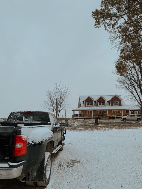 Snowy Farm Aesthetic, Canada Farm Aesthetic, Snow Farm Aesthetic, Farm In Winter, Winter Country Aesthetic, Country Winter Aesthetic, Western Winter Aesthetic, Farm Photo Ideas, Photo Ideas Snow