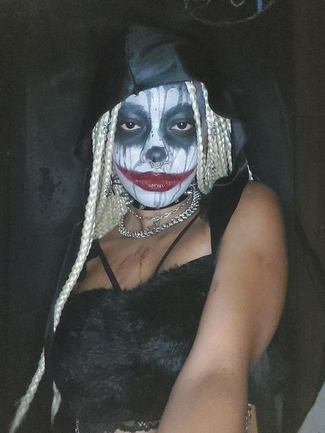 Cute Makeup Looks Halloween, Scary Pennywise Makeup, Playboi Carti Vamp Makeup, Play Boy Carti Makeup Halloween, Carti Halloween Make-up, Playboi Carti Makeup Halloween, Playboy Carti Style, Playboi Carti Halloween Costume, Easy Clown Makeup Scary