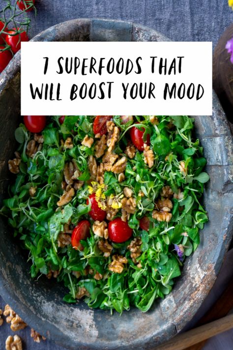 Which superfoods will boost my mood? - a look at the best foods to lift you r mood and make you feel emotionally as well as physcially good #superfoods #happyfood Syn Free Breakfast, Mood Boosting Foods, Simple Vegetarian Recipes, Nutrition And Mental Health, Easy Homemade Gifts, Emotionally Healthy, Frugal Family, Uk Lifestyle