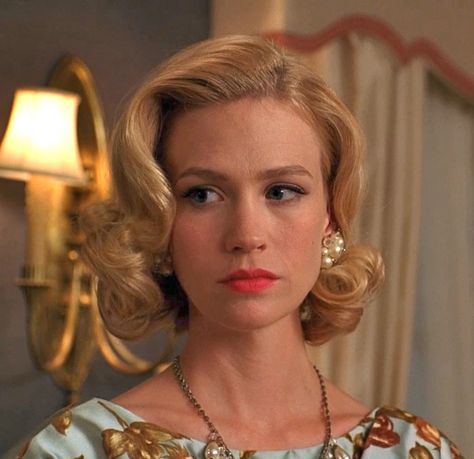 Betty Draper Mad Men Makeup, Mad Men Hair, Mad Men Party, Mad Men Style, Betty Draper, January Jones, Mad Men Fashion, Don Draper, Male Makeup