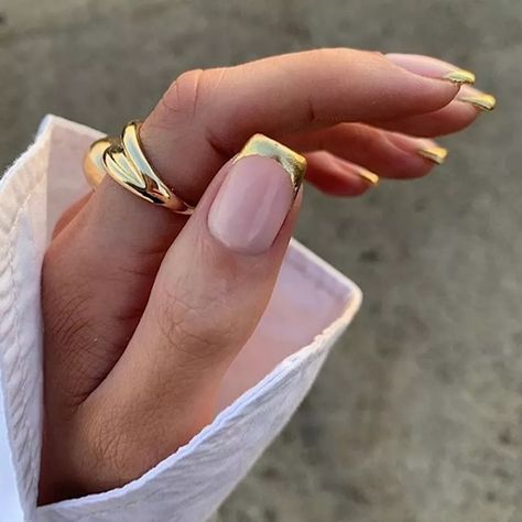 Gold Accent Nails Acrylic, Gold Accented Nail Inspiration, Chrome Tip Nails French Manicures, 1920 Nails, Current Nail Trends 2023, Gold Accent Nails, Shower Tok, Gold Tip Nails, 21 Aesthetic