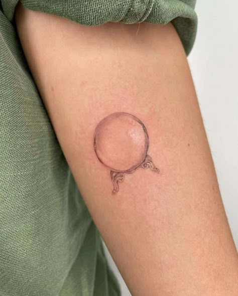 Consciousness Tattoo, Witch Tattoo Ideas, Crystal Ball Tattoo, Aa Tattoos, Circular Tattoo, Witchy Tattoos, Whimsical Tattoos, Tarot Card Tattoo, Tarot Tattoo