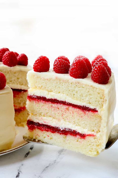 White Chocolate Cake Recipe, Sponge Cake Recipe Best, White Chocolate Cream Cheese Frosting, Chocolate Raspberry Cake Recipe, White Chocolate Raspberry Cake, Raspberry Cake Recipes, White Chocolate Cream, Strawberry Cream Cakes, Chocolate Cream Cheese Frosting