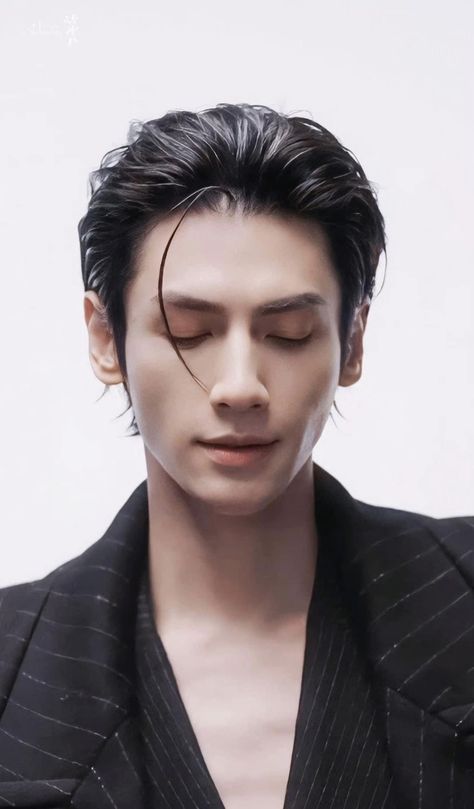 Tantai Jin, Leo Luo, Vans Hi, Handsome Asian Men, Alain Delon, Most Handsome Men, Chinese Boy, 인물 사진, Asian Actors