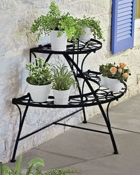 62 Simple Flower stand Decorating Ideas Garden Diy Furniture, Wrought Iron Decor, Plant Stands Outdoor, Modern Plant Stand, Creative Organization, Metal Plant Stand, Iron Plant, Diy Garden Furniture, Plant Stand Indoor