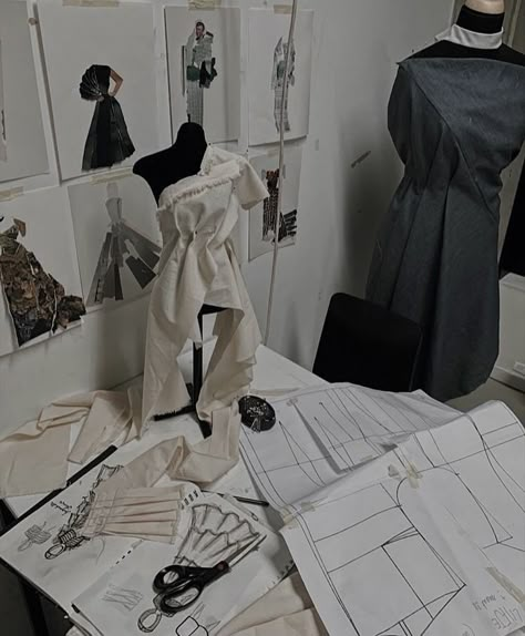 Fashion Major, Fashion Dream Job, Fashion Designer Studio, Fashion Jobs, Fashion Career, Fashion Student, Dream Jobs, Fashion Design Sketchbook, Design Moda