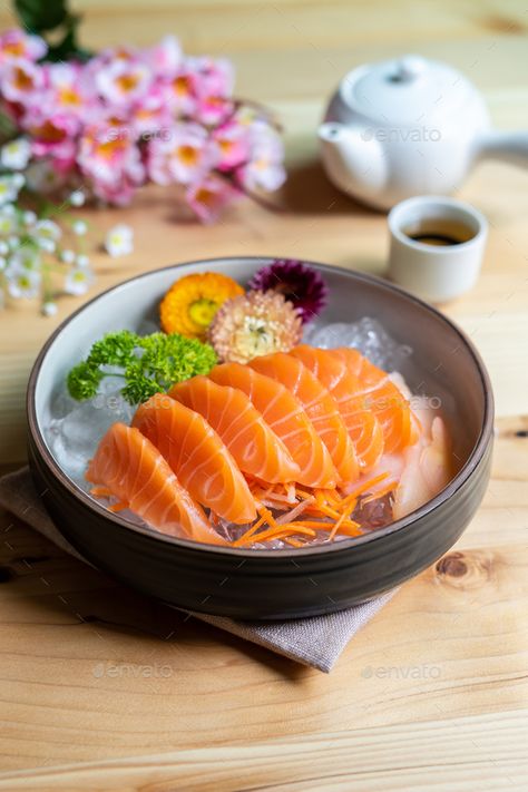 Sushi Table, Japanese Food Photography, Sashimi Recipe, Japanese Sashimi, Remodel Fireplace, Tea Japanese, Red Restaurant, Diet Dinner, Salmon Sashimi