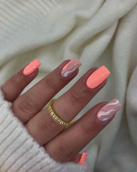 Uñas Color Coral, Coral Nails With Design, Holiday Acrylic Nails, Unghie Sfumate, Peach Nails, Coral Nails, Simple Gel Nails, Summery Nails, Cute Nail Ideas