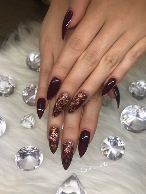 Nails Wallpaper Instagram Highlight, Nails Wallpaper Instagram, Burgundy Fall Nails, 25 Nails, Copper Nails Designs, Oxblood Nails, Stiletto Acrylic Nails, Gold Stiletto Nails, Burgundy Acrylic Nails