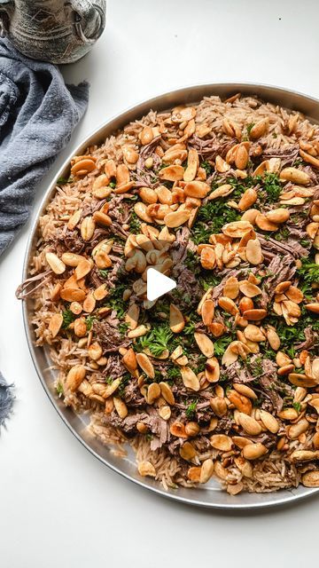 Bring A Plate Ideas Food, Syrian Food Recipes, Arabic Food Traditional, Jordanian Mansaf, Mansaf Recipe, Arabic Dinner, Lebanese Rice, Lebanese Chicken, Chicken And Rice Dishes