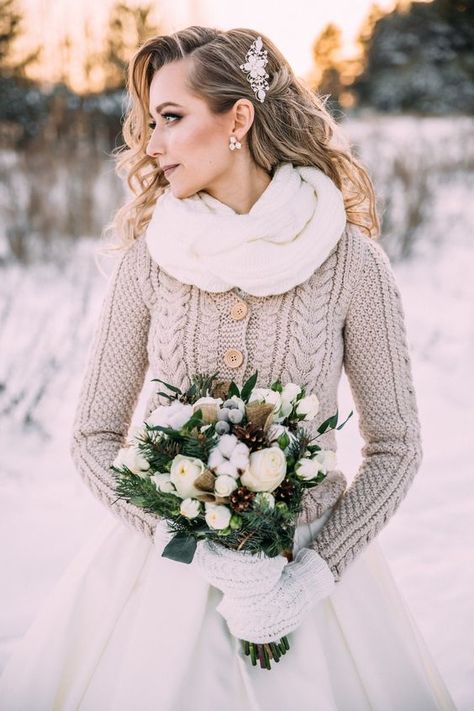 Winter Wedding Hairstyles 2024-2025: 20 Ideas for Brides and Bridesmaids for Long and Short Hair Short Winter Wedding Dress, Winter Wedding Hairstyles For Long Hair, Cold Weather Wedding, Winter Wedding Hairstyles, Snow Bride, Older Bride Dresses, Winter Wedding Bride, Cozy Winter Wedding, Winter Wedding Attire