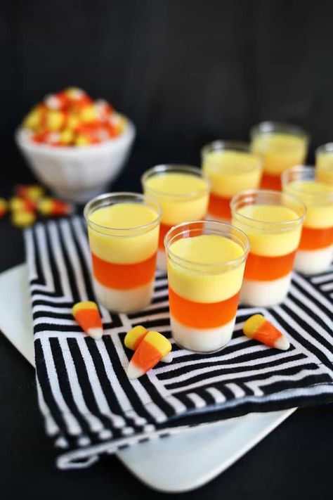 Halloween Appetizers For Adults, Halloween Food For Adults, Adult Halloween Party Food, Candy Corn Jello Shots, Halloween Jello Shots, Halloween Jello, Halloween Appetizers Easy, Halloween Fest, Jello Shot Recipes