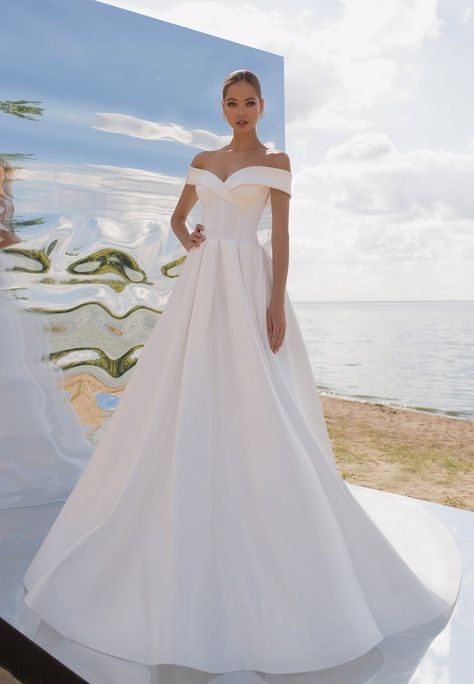 Satin Aline Wedding Dress, Simple Wedding Dress Plus Size, Bardot Wedding Dress, Wedding Dress Plus Size, Modern Gown, Satin Bridal Gowns, Plus Size Wedding Dress, Elegant Bohemian, Satin Wedding Gown