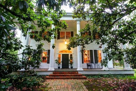 OldHouses.com - 1840 Antebellum - The Weatherbee in Byram, Mississippi Living Room With Vaulted Ceiling, Kitchen Sunroom, Small Guest Rooms, Antebellum Home, Garden Living Room, Historic Homes For Sale, Custom Shutters, Antebellum Homes, Southern Heritage