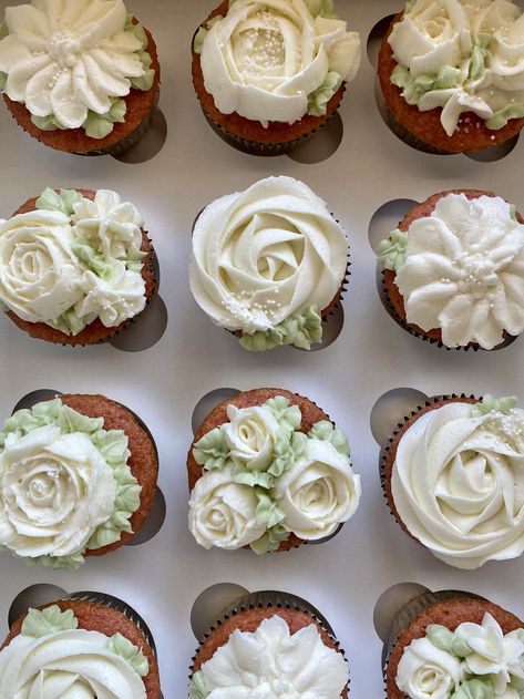 Cupcakes For Anniversary, White Flower Cupcakes, Neutral Cupcakes, Bridal Shower Cupcakes, Cupcake Cake Designs, Wedding Dessert, Baby S Breath, Shower Cupcakes, Flower Cupcakes