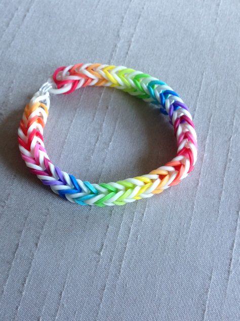 Glow in the Dark Rainbow Loom Bracelet - Fishtail design.  Fun!!  Plenty in stock, order yours now. :) Preppy Loom Band Bracelets, Rainbow Loom Bracelets Aesthetic, Fishtail Loom Bracelet Ideas, Simple Rainbow Loom Bracelets, Loon Bands Bracelets Ideas, Loom Bracelets Ideas, Aesthetic Rainbow Loom Bracelets, Loon Bands Bracelets, Fishtail Loom Bracelet