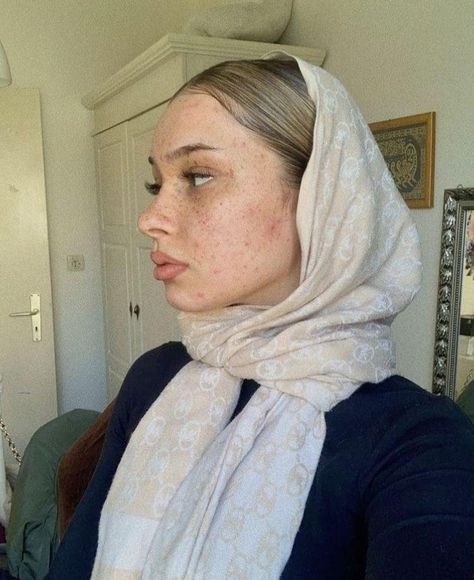 Veil Outfit Casual, Pagan Veiling Styles, Veiling Styles, Christian Veil, Christian Outfits Modesty, Headscarf Ideas, Kathryn Winnick, Christian Veiling, Christian Veils