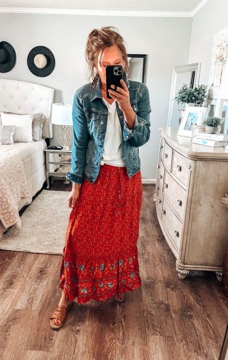 Amazon Skirt Outfit, Amazon Boho Clothes, Boho Womens Outfits, Boho Style Over 50, Boho Over 50, Boho Fashion Over 50, Boho Maxi Skirt Outfit, Boho Skirt Outfit, Amazon Outfit Ideas