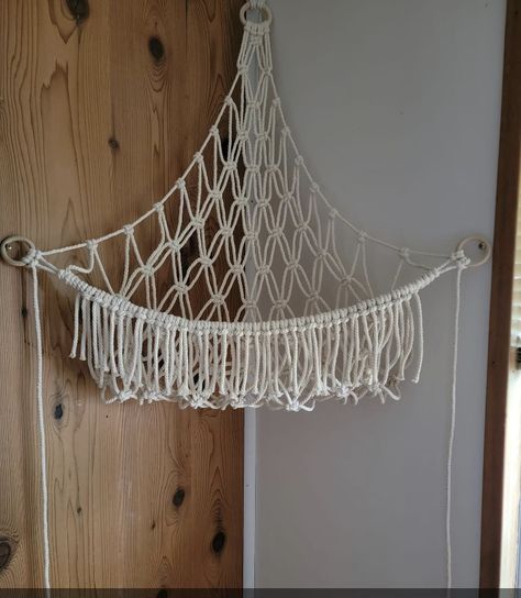 Toy Hammock Macrame, Macrame Corner Hammock, Macrame Toy Hammock Diy, Macrame Hammock Pattern, Diy Macrame Projects, Macrame Net, Macrame Hammock, Toy Hammock, Diy Hammock