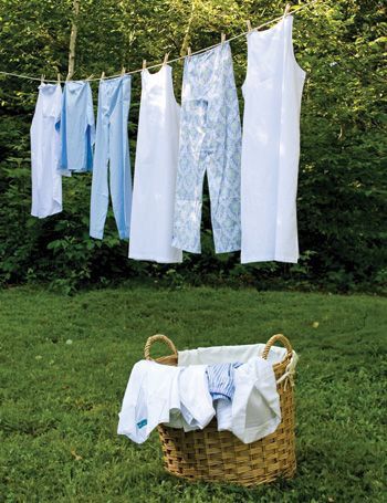 Country Clothesline, Clothes Lines, Pantry Inspiration, Laundry Sorting, Blowin' In The Wind, Victoria Magazine, Halftone Dots, Blue Cottage, Vintage Laundry