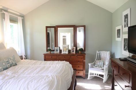 "Comfort Gray" by Sherwin Williams Sw Comfort Gray Bedroom, Sw Comfort Gray, Sherwin Williams Comfort Gray, Comfort Grey, Gray Bed, Interior Paint Colors Schemes, Happy Room, Farmhouse Paint Colors, Bedroom Redo