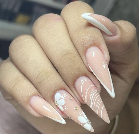 Harry Potter Nail Art, Almond Acrylic Nails Designs, Nail Halloween, Halloween Nail Art Ideas, Fall Nail Ideas, Glamour Nails, Stiletto Nails Designs, Classic Nails, Cute Acrylic Nail Designs