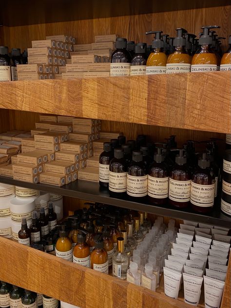 Apothecary Store Aesthetic, Apothecary Studio, Apothecary Beauty, Apothecary Store, Herbalist Shop, Apothecary Shoppe, Apothecary Shop, Herbal Shop, Apothecary Decor